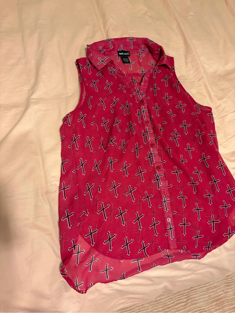 Wet Seal Hot Pink Sleeveless Button-Up Top with Black & White Cross Print